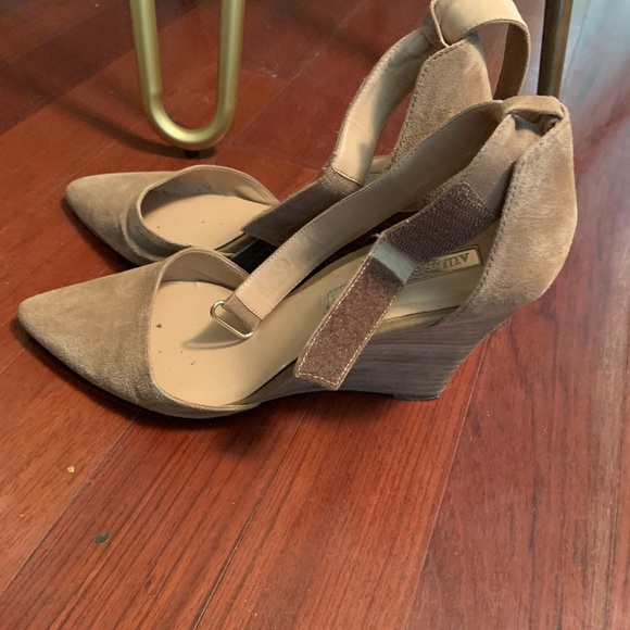 Tan Audrey Brooke size 10 heels - Picture 4 of 5